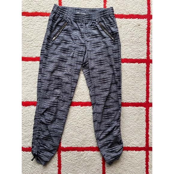 Athleta Black Pull-On Cinched Side Activewear Pant Size 2 - Picture 1 of 4